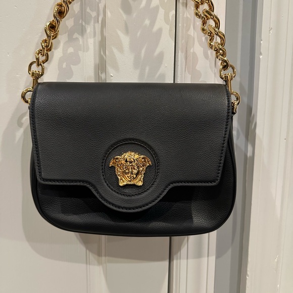 Versace Black Leather La Medusa Chain Shoulder Bag - Picture 11 of 16